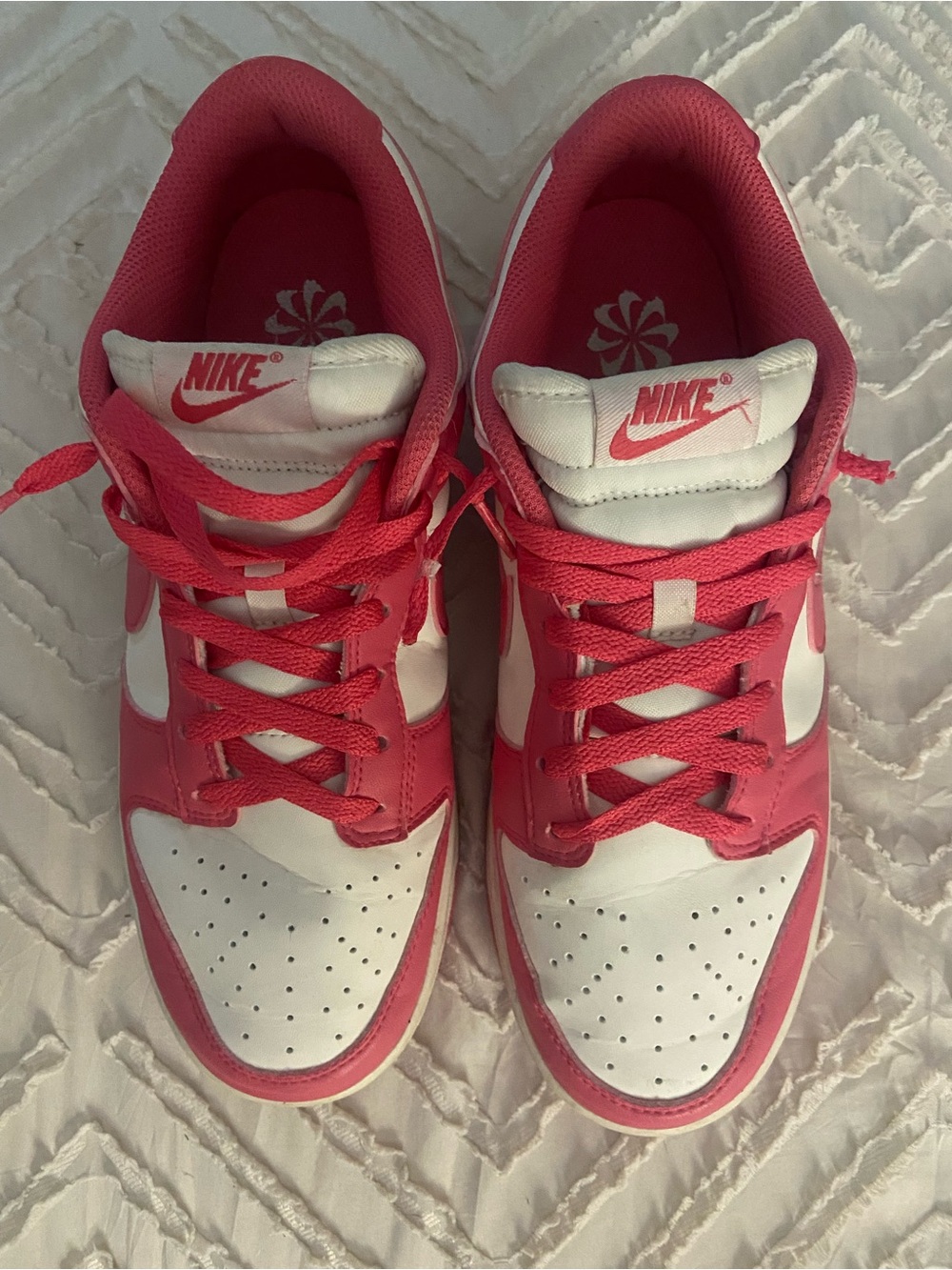 Nike Women’s White and (Hot) Pink Low-Top Sneakers